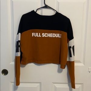 Zara cropped sweatshirt size M